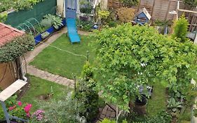 Un deux pièces et un jardin à Villejuif